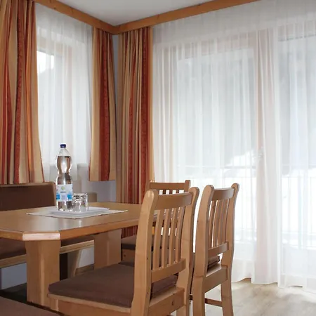 Garni Dorfblick 호텔 장크트안톤암아를베르크